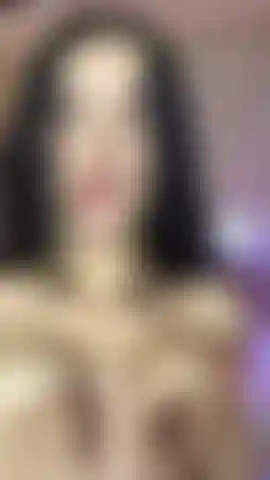 Mets ta bite entre mes seins.