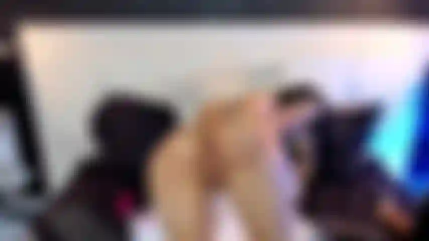 J'écarte mon cul pour toi.