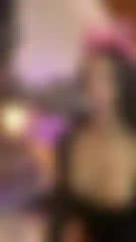 Je mange ta bite devant le miroir.