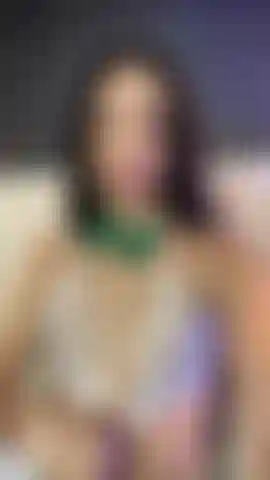 Mes petits seins sont pour toi.