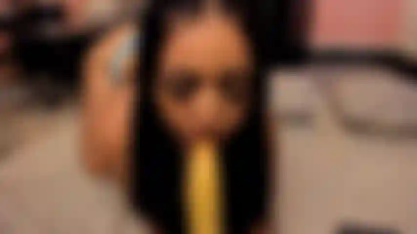 Délicieux jeu anal avec les doigts !!