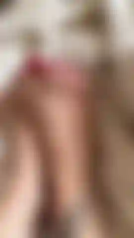 Soft Foot Tease …     Up-close views of my bare feet as I talk softly about my favourite features, from my high arches to my wrinkly soles and pretty toes.