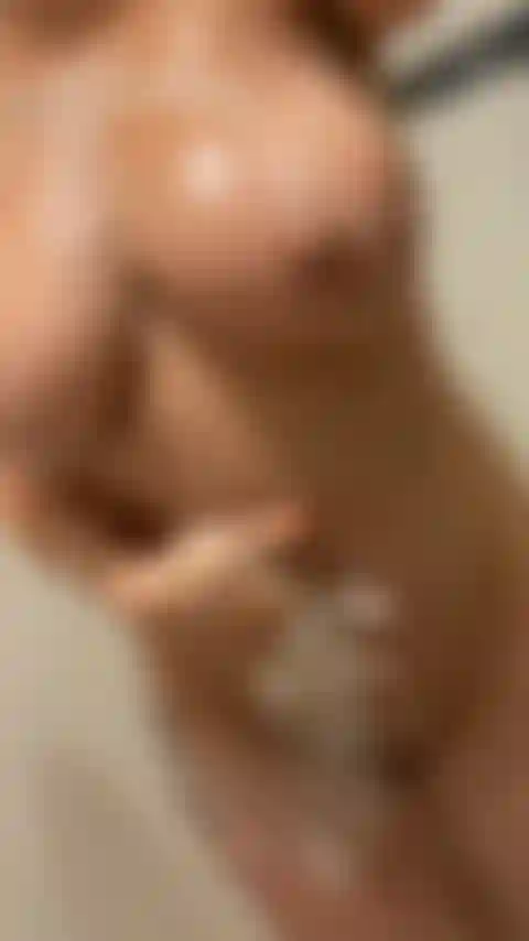 Douche humide, chaude et savonneuse.