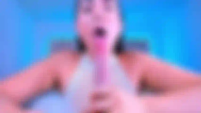 Je baise ta bite avec ma bouche.