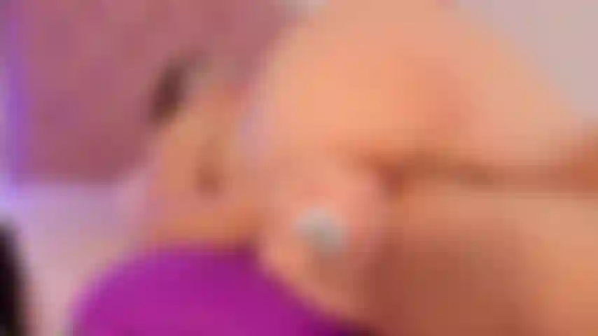 Je joue avec mon cul.