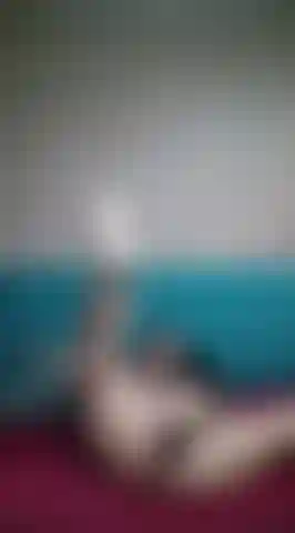 Baise plus fort ma chatte excitée.