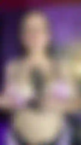 Une grosse bite entre mes seins.