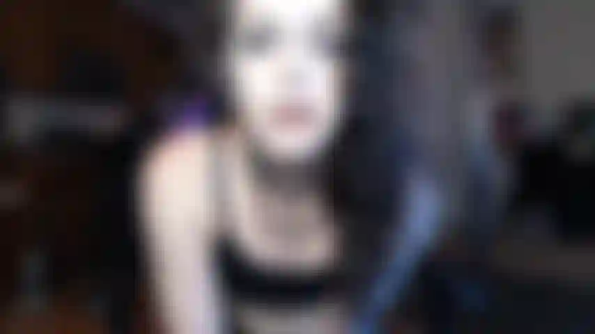 Dom utilisant ta bouche pour son propre plaisir.