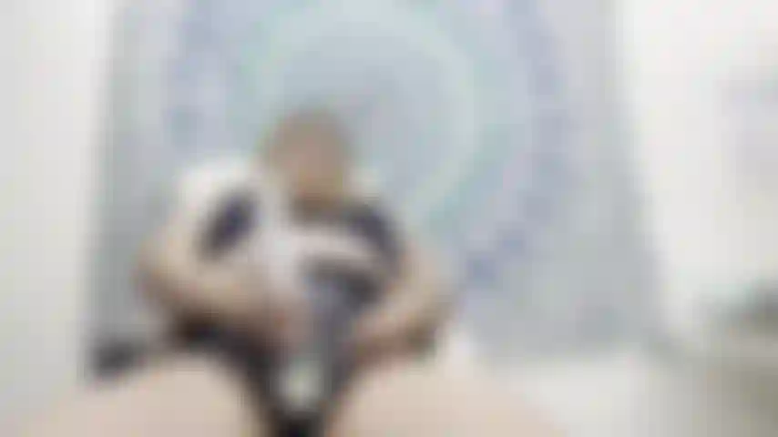 Hitachi orgasme en culotte.