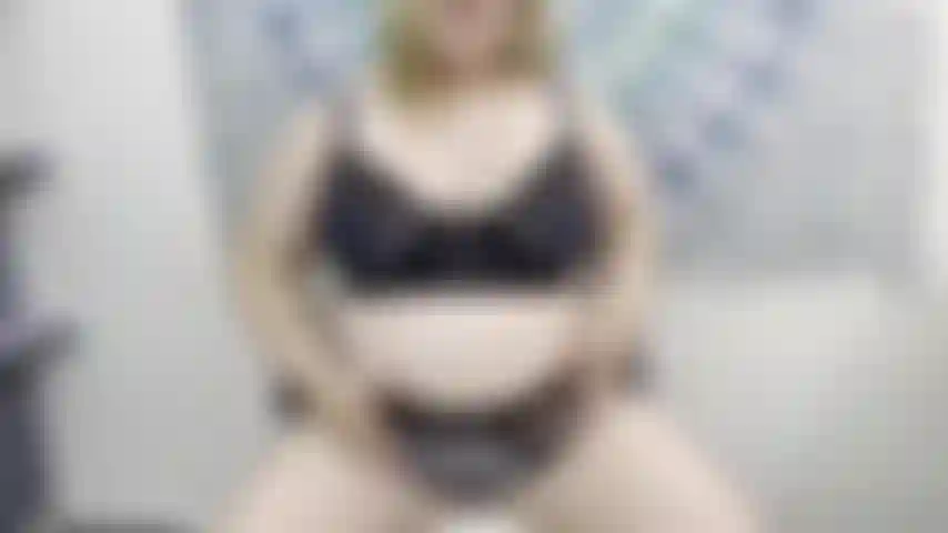 Sensuelle, adoratrice du gros ventre gras.