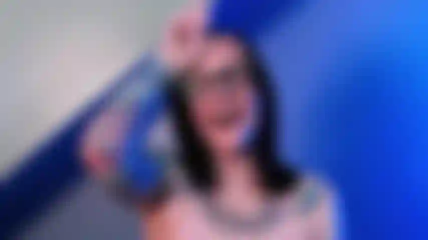 Enroulée autour de mon doigt.