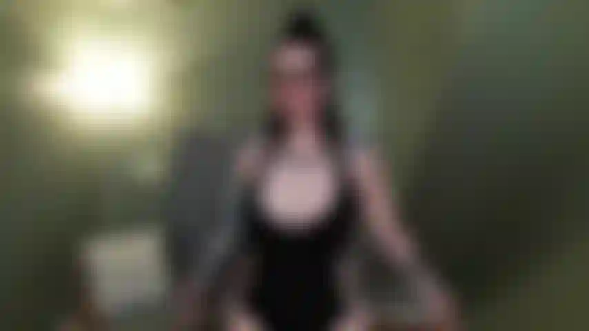 Baisée pendant ta lune de miel.