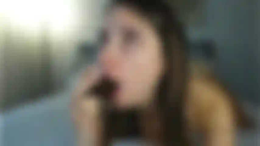 Une gorge profonde bâclée et un orgasme enceinte.