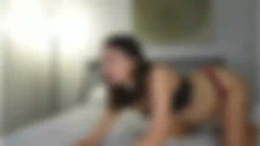 Huile ventre de femme enceinte et masturbation chaude.