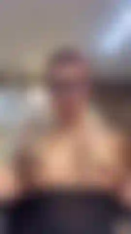 "Between papers and pleasure, I lose myself"