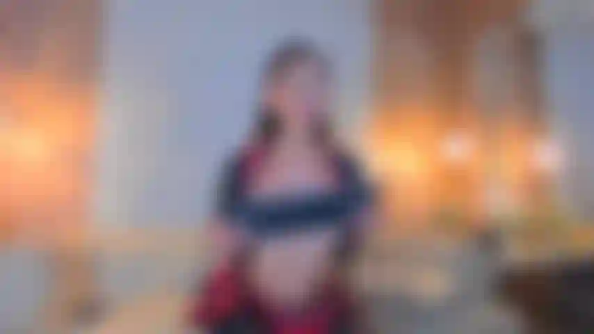 Regardez cette étudiante espiègle mettre le feu ! Pipe bien bavarde, striptease sensuel et baise en levrette avec une machine à baiser qui rend ma chatte tellement mouillée et crémeuse !