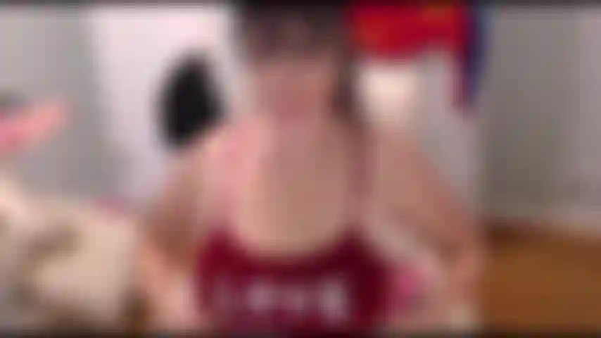 Des sprays milky et de la masturbation aussi.