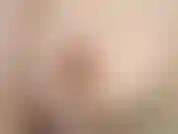 Toute perfection naturelle - je joue avec mes seins naturels 36d et mes mamelons roses de la taille d'un dollar argenté, pendant que je décris ce que je fais avec ma voix off sensuelle.