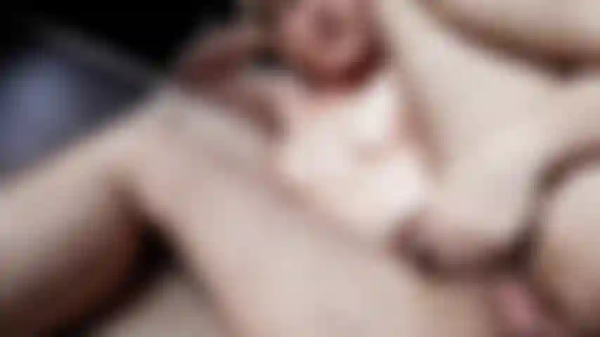 Chatte poilue et humide asmr.