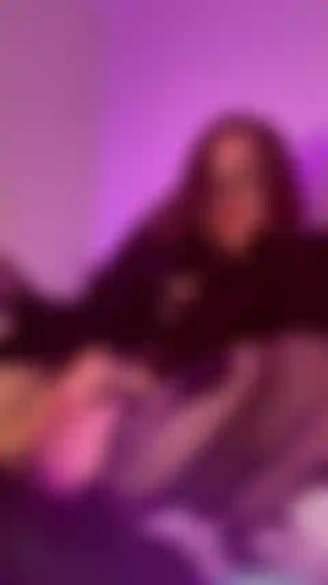 Longue journée au bureau, aide-moi à jouir puis torture-moi s'il te plaît.