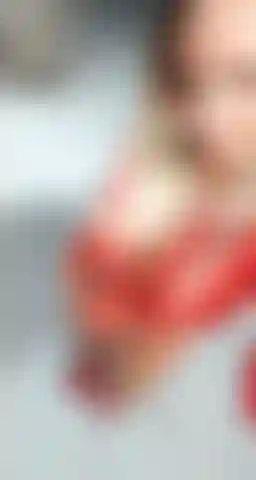 Le rouge est toujours sexy... Quelle que soit la forme sous laquelle vous le portez.