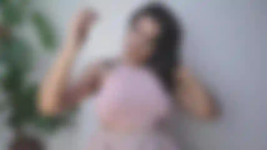 Branle-toi dans ma chatte poilue.