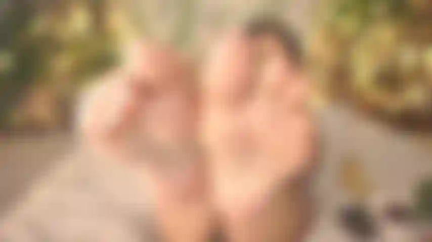 Achetez si vous voulez adorer mes semelles roses.