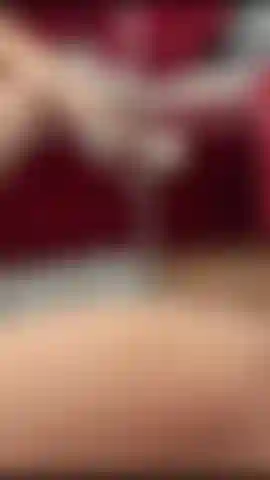 Te narguant avec mes gros seins naturels pendant que tu perds la tête...