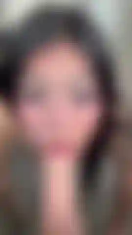 Une bonne bite baise ma gorge.