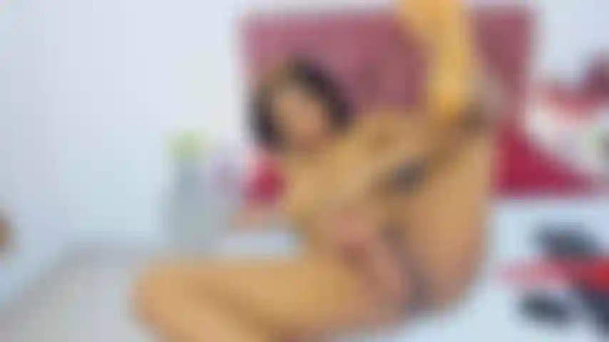 J'adore sentir ta bite jouer avec ma chatte 🤤.