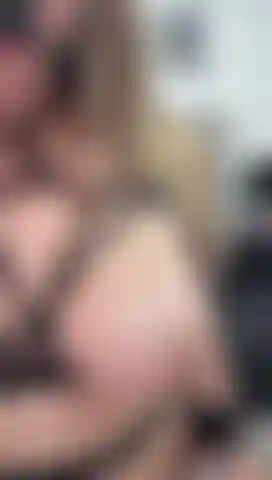 Aqu se acabaron los juegos previos. Vamos a lo importante. / No more foreplay here. Let's get to the important stuff.