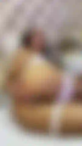 Frappe mon gros cul, j'aime vraiment sentir mon gros cul rebondir.