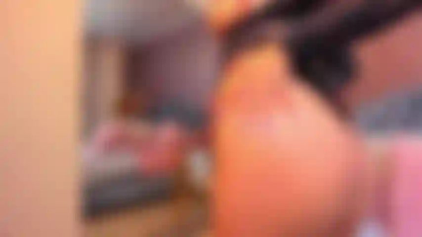 Doigt dans la chatte.