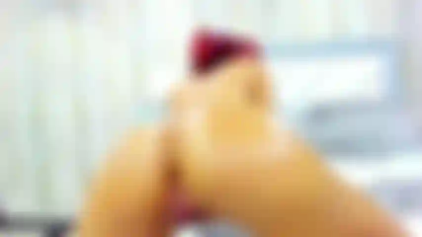 Dance time twerk, je m'amuse avec mon gode en pensant à ta bite fantastique.