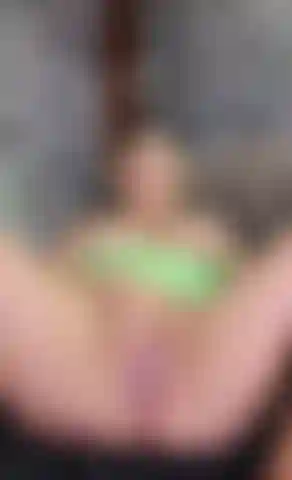Viens manger cette délicieuse pomme verte.