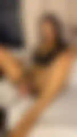 Je veux que tu prennes le contrôle et que tu me fasses exploser de plaisir.