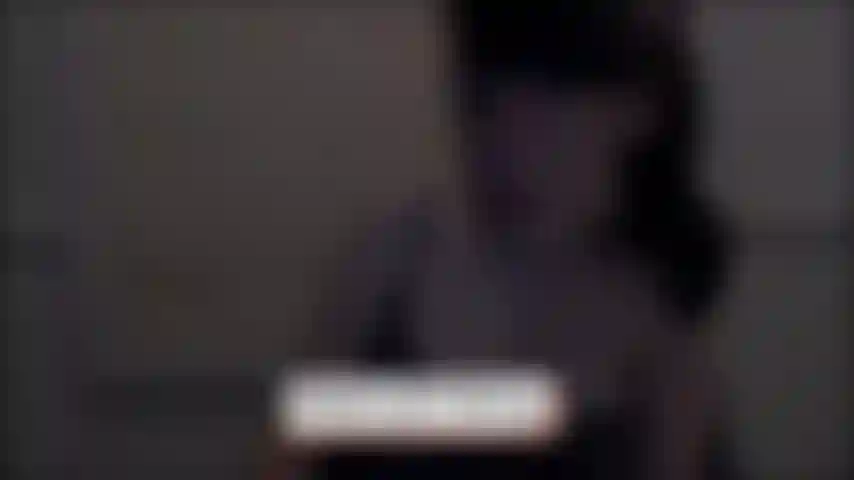 Tournage de seins dans les coulisses 1.