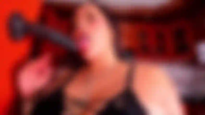 Fellation dans la cuisine.