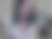 Je sais comment te faire te sentir mieux... En commençant par te caresser la bite, en te laissant me baiser, puis en te chevauchant jusqu'à ce que je jouisse et en te terminant sur mes gros seins.