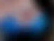 Je modélise quatre de mes soutiens-gorge préférés tout en vous disant ce que j'aime chez eux et en vous taquinant en secouant mes seins tout en les portant. Les seins sont découverts pendant que je change de soutien-gorge.