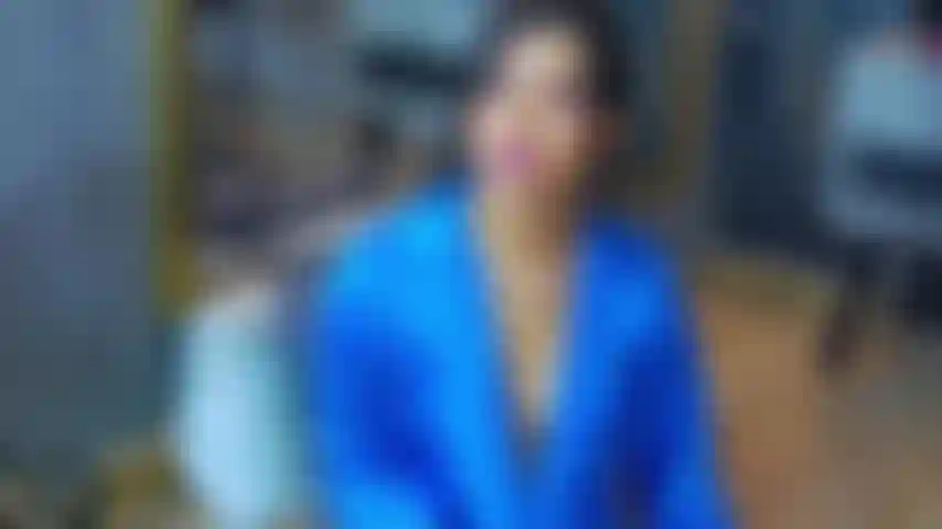 Baise ma petite chatte.