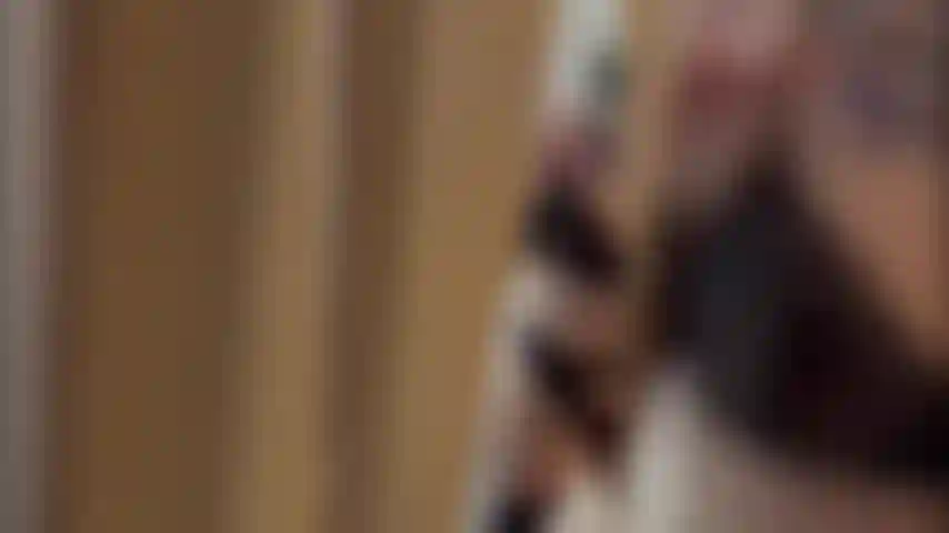 Regarde-moi dans le miroir.