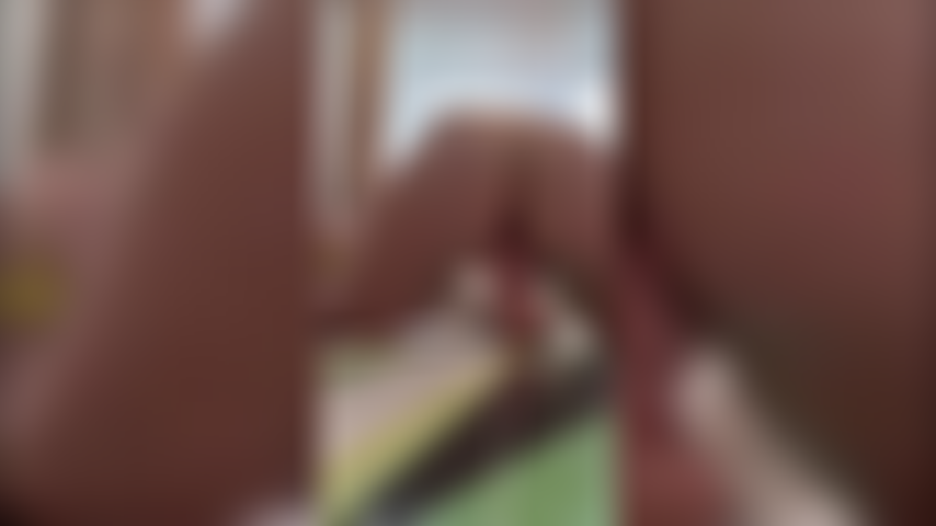 Rebondissant sur mon gros gode.