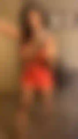 Salut j'avais besoin de compagnie. Je vais essayer de mettre en ligne des vidéos régulièrement ici !.. Et j'aimerais rester en contact avec mon nouveau public. Laissez quelque chose pour vous faire sourire. N'hésitez pas à regarder mes vidéos.