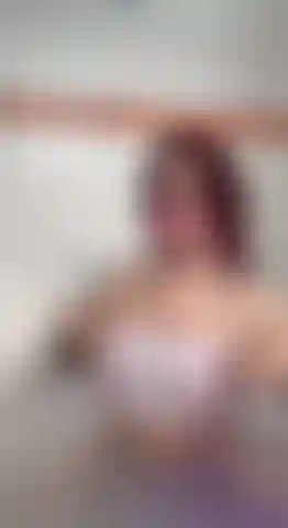 Here you can see how play in mi jacuzzi,  lick toy and fuck mi pussy in doggy