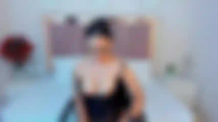 Je joue avec mes doigts dans ma chatte.