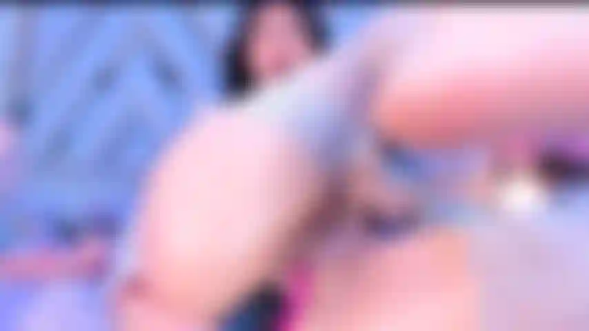Baise-moi comme si tu possédais cette bite et ce cul.
