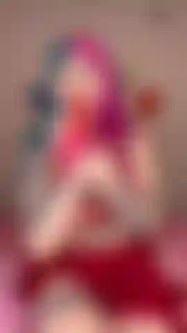 Une grosse chatte avec un gode fantastique et une baise de cul.