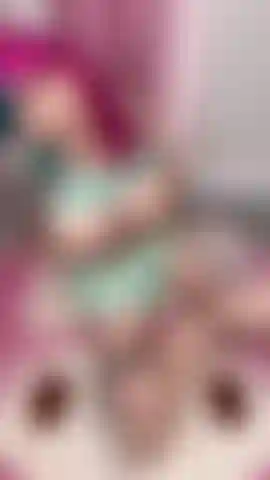 J'utilise mon gode langue géant.