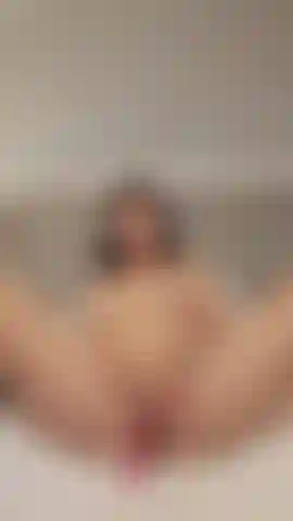 Des doigts dans ma chatte.